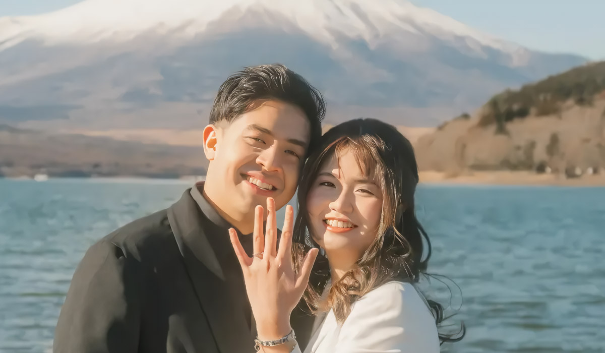 9 Tahun Kenal, Jerome Polin Akhirnya Lamar Gracia Caroline di Depan Gunung Fuji