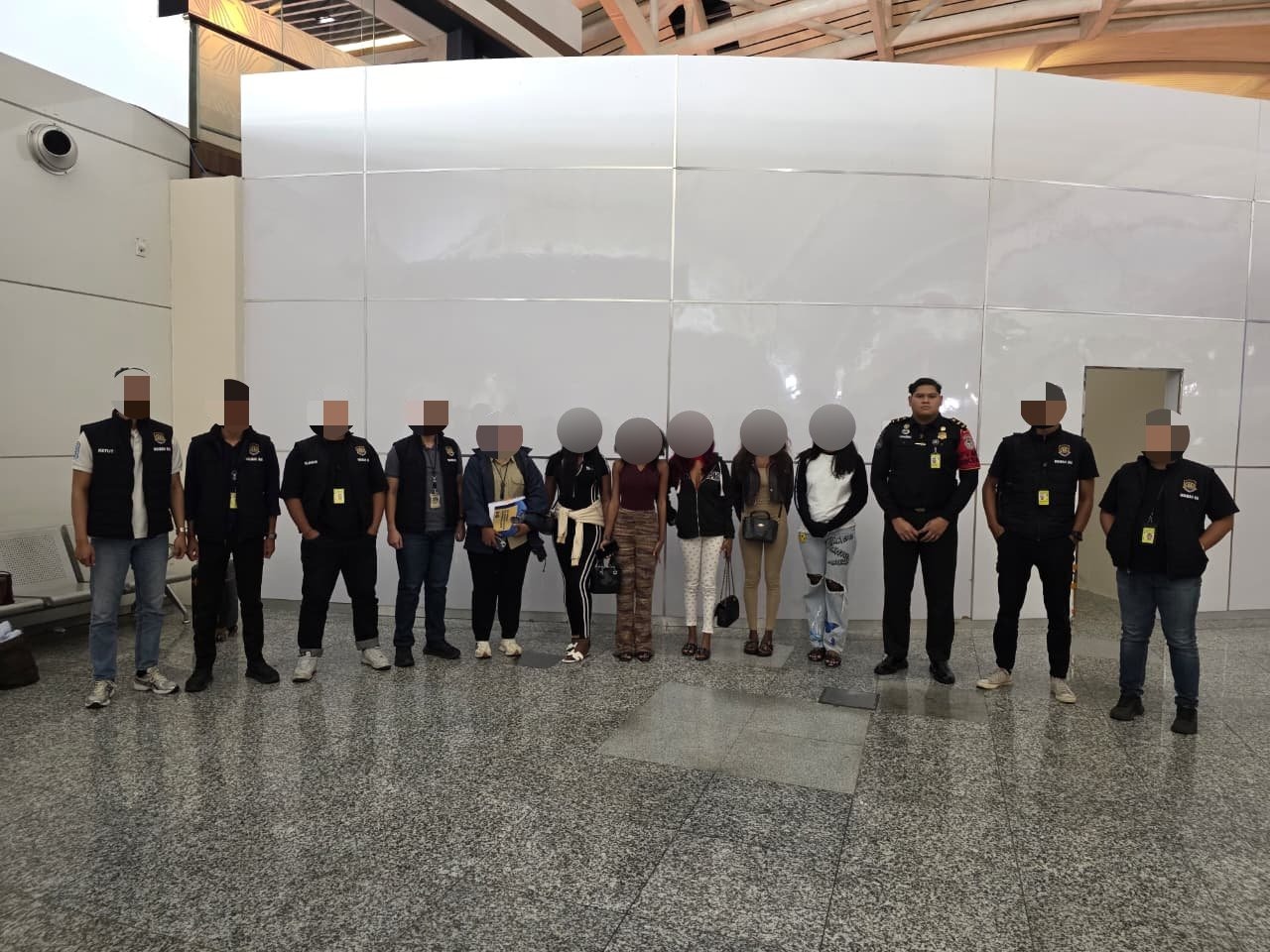 Imigrasi Ngurah Rai Deportasi 18 WNA, 10 Terjaring Kasus Dugaan Prostitusi