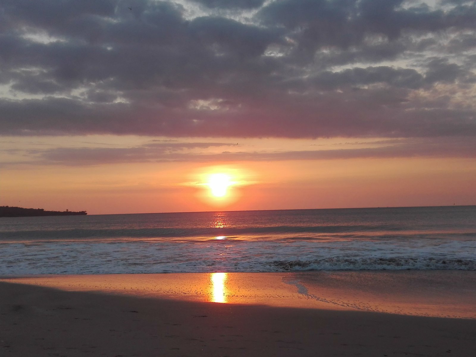 10 Pantai Terbaik untuk Berburu Senja di Bali