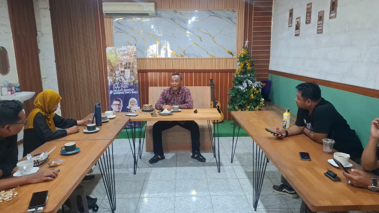 IWO Bali Gelar #ngopisantuy, Ketua Komisi III DPRD Bali Bongkar Persoalan Infrastruktur di Tengah Lonjakan Pariwisata