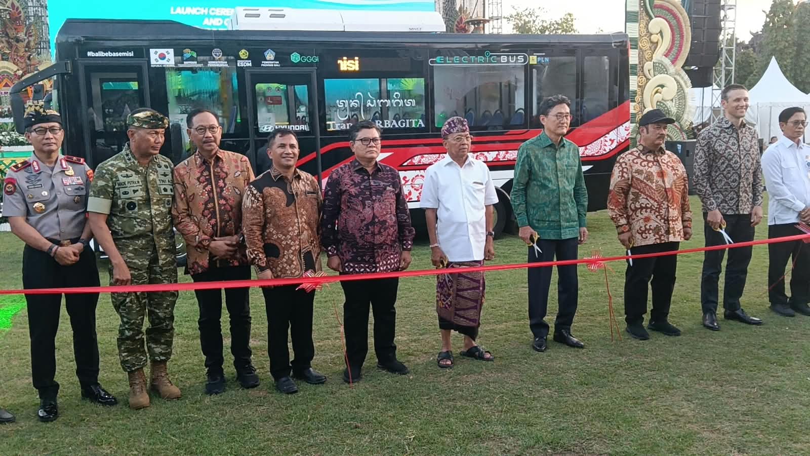 Bali Tolak Pembangkit Listrik Berbahan Bakar Fosil, Koster Siapkan 1.000 MW PLTS