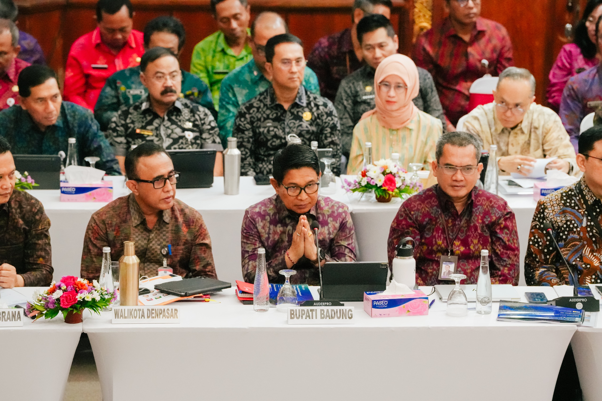 Tim Banggar DPR RI Kunjungi Bali
Bupati Harap Banggar Memperjuangkan Pembiayaan Penanganan Infrastruktur di Bali