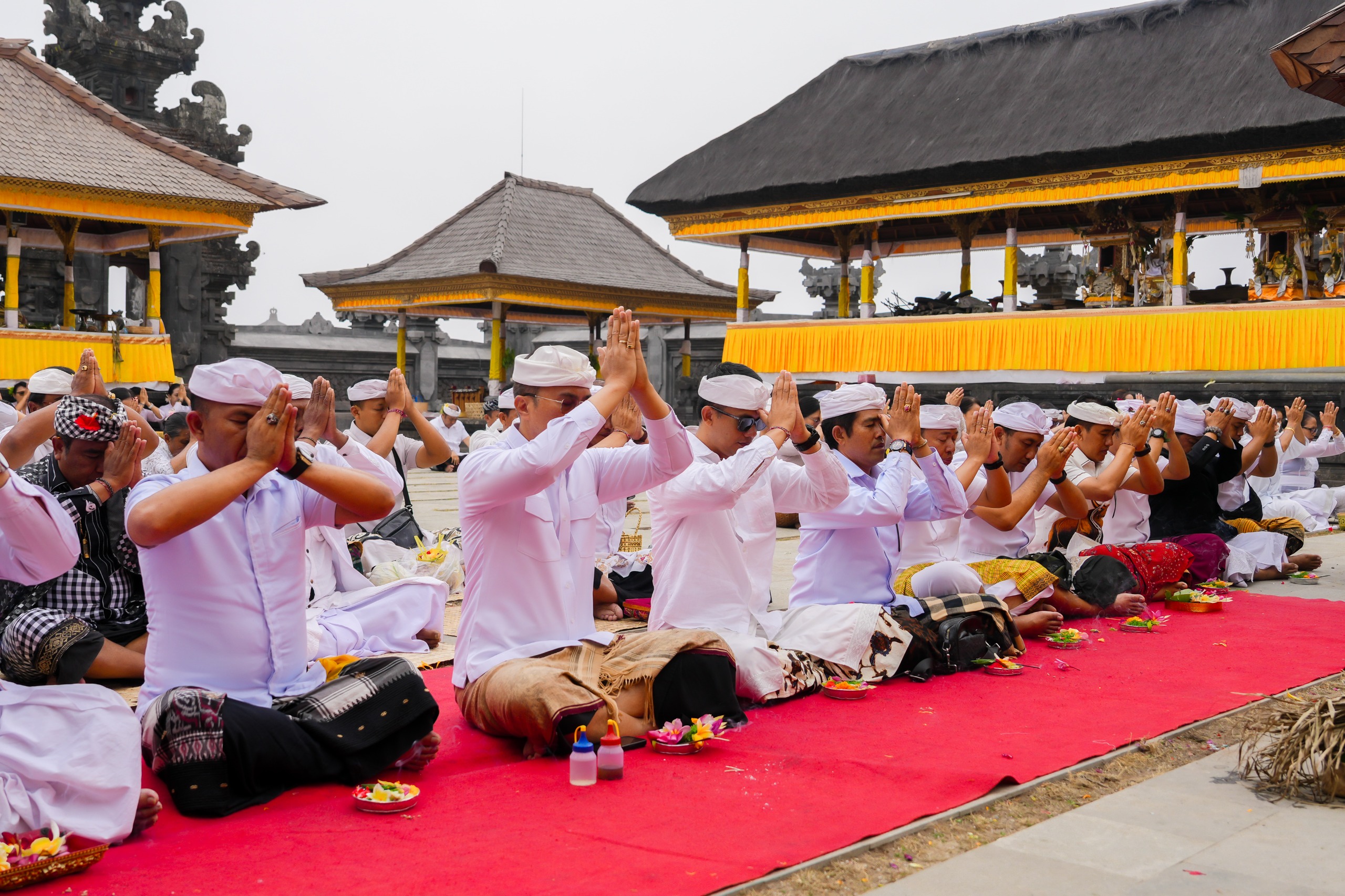 Bhakti Penganyaran di Pura Kahyangan Jagat Pasar Agung Besakih, Giri Tohlangkir