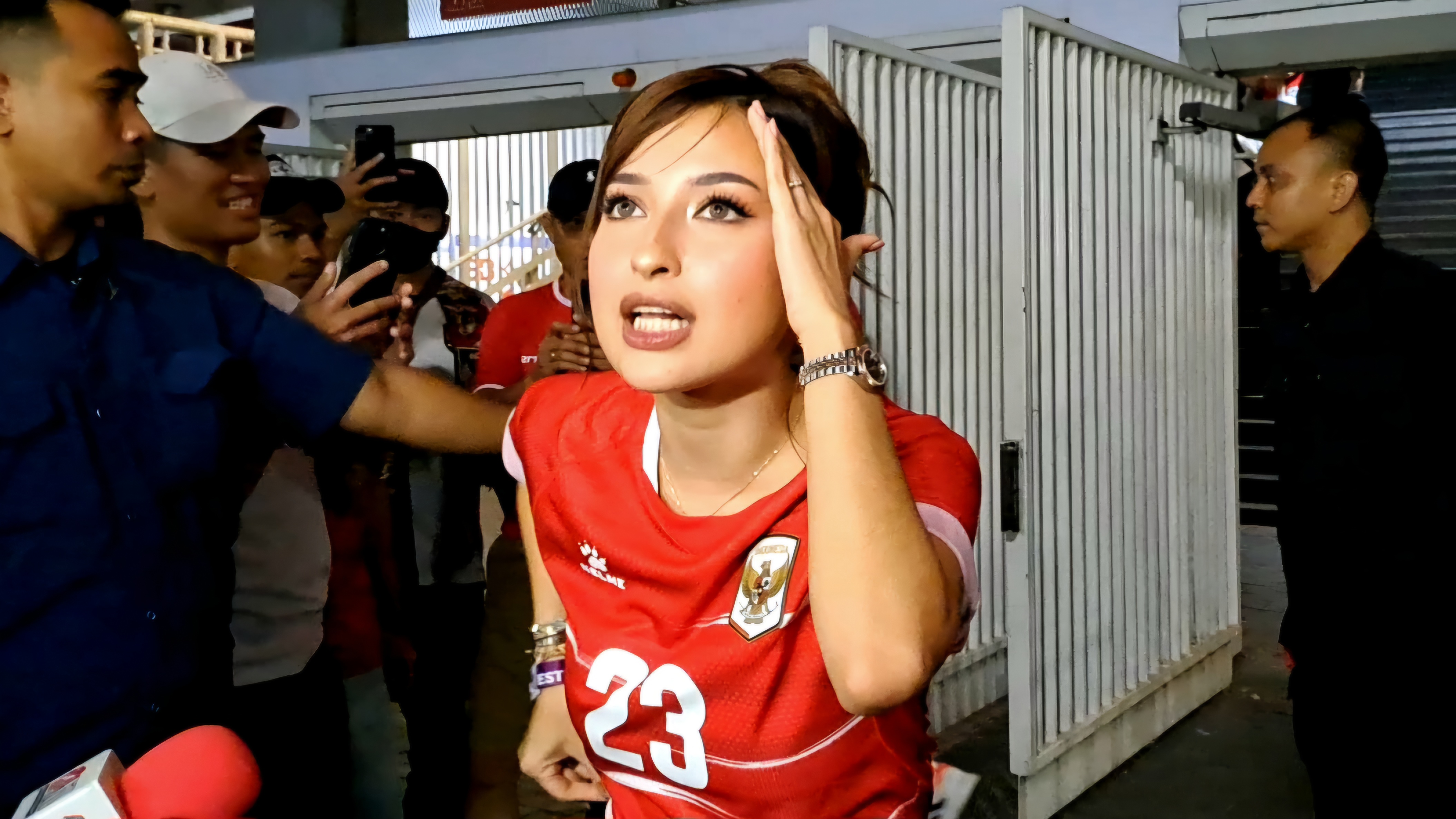 Jennifer Coppen Bangga Suami Usai Timnas Indonesia Juara, Siapkan Ayam Goreng hingga Nasi Padang