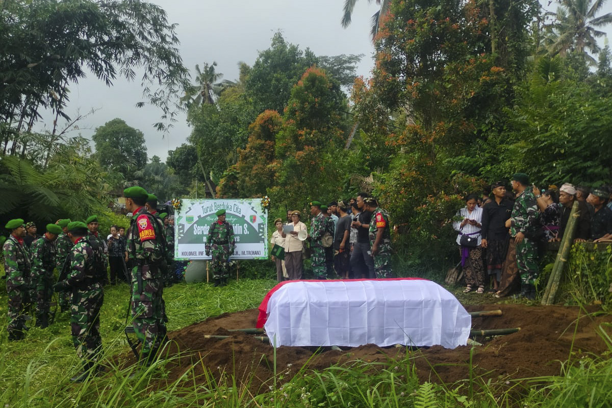 Dua Tahun Kematian Serda Didin, Keluarga Korban Belum Terima Salinan Putusan Pengadilan Militer